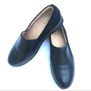 NATURALIZER Black Flats 7.5 Worn Once !